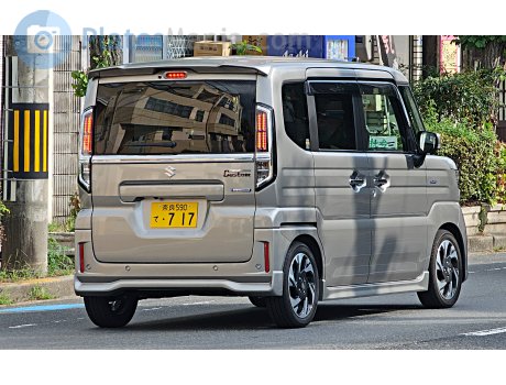 奈良 590 て 717, Suzuki Spacia