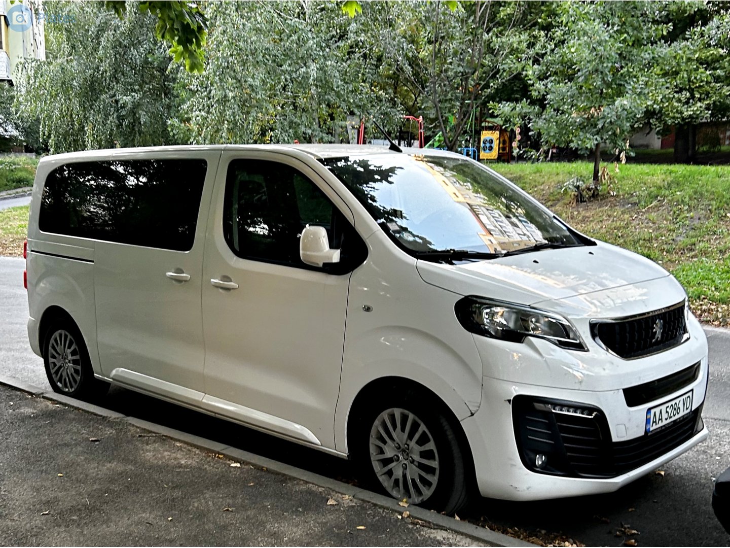 AA 5286 YD, Peugeot Traveller 1st gen e-Traveller (K0), 2020–2024