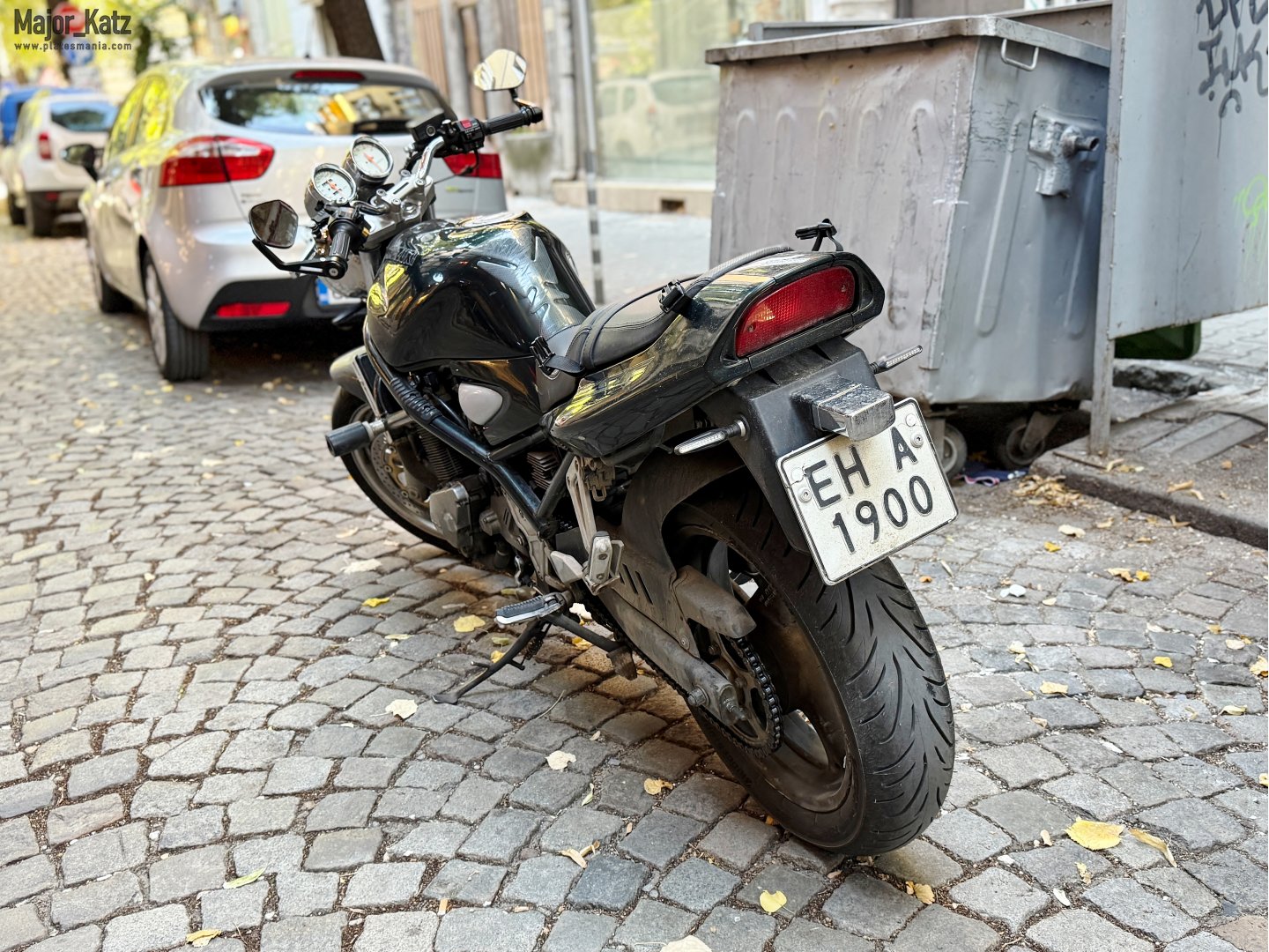 EH 1900 A, Suzuki GSF Series (Bandit) 1st gen GSF400, 1989–1997 (GSF250; JP-market, 1989–2000)