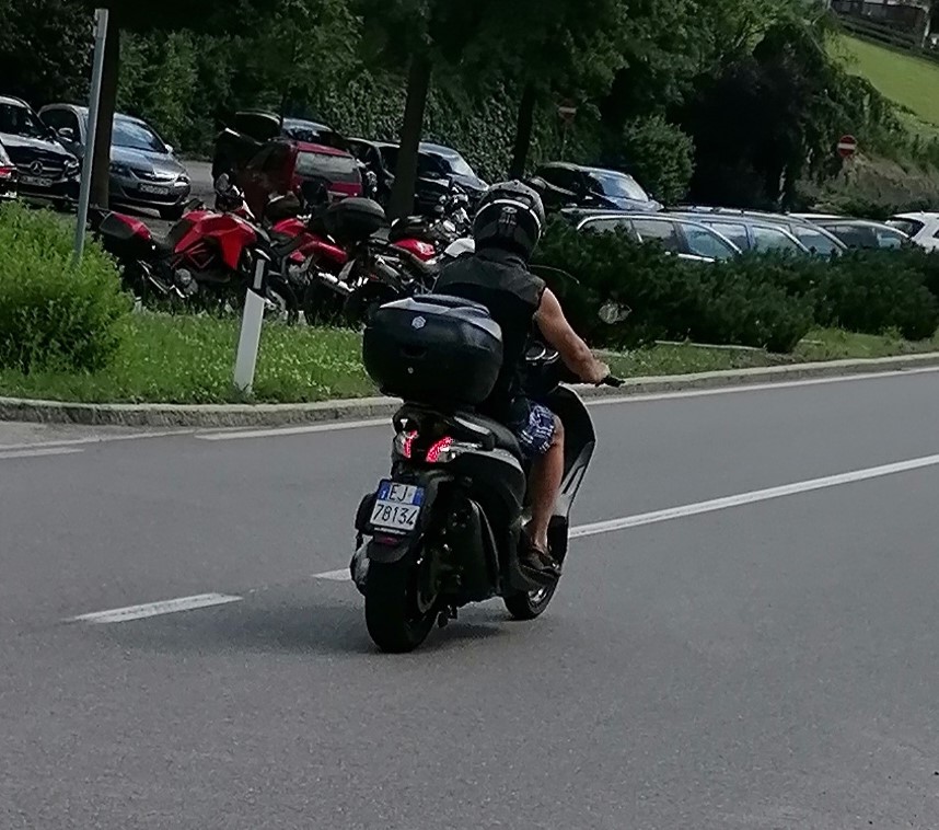 EJ 78134, Piaggio Beverly 2nd gen, 2010–2020