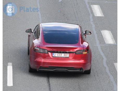 2-EER-887, Tesla Model S