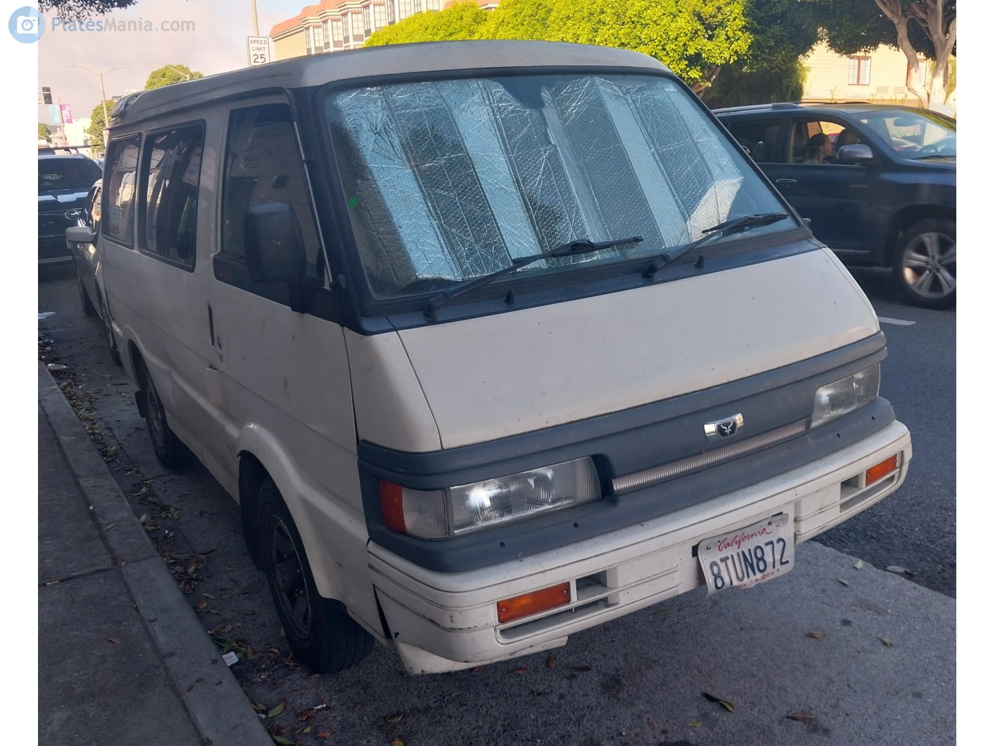 8TUN872, Mazda Bongo 3rd gen Van, 1983–1999