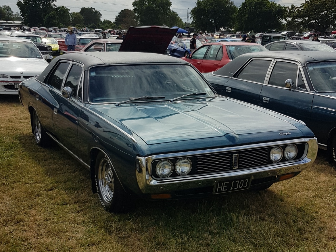 HE1303, Chrysler Valiant 