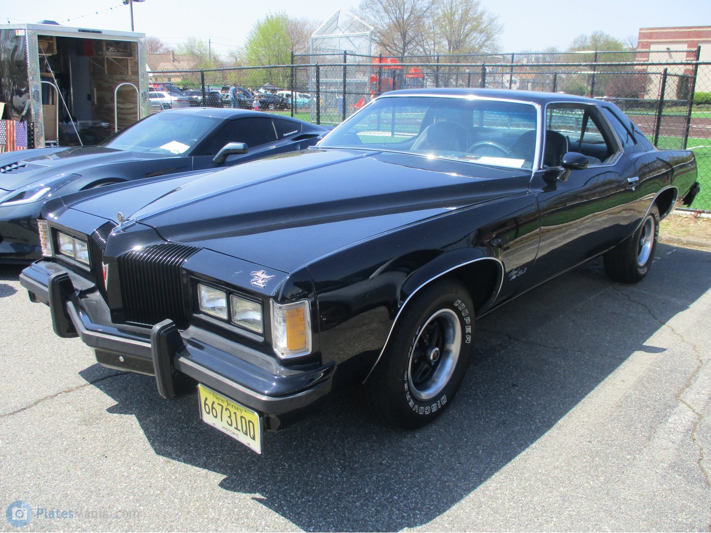 66731QQ, Pontiac Grand Prix 3rd gen 1976 (K57; A-body), 1st facelift, 1975–1976
