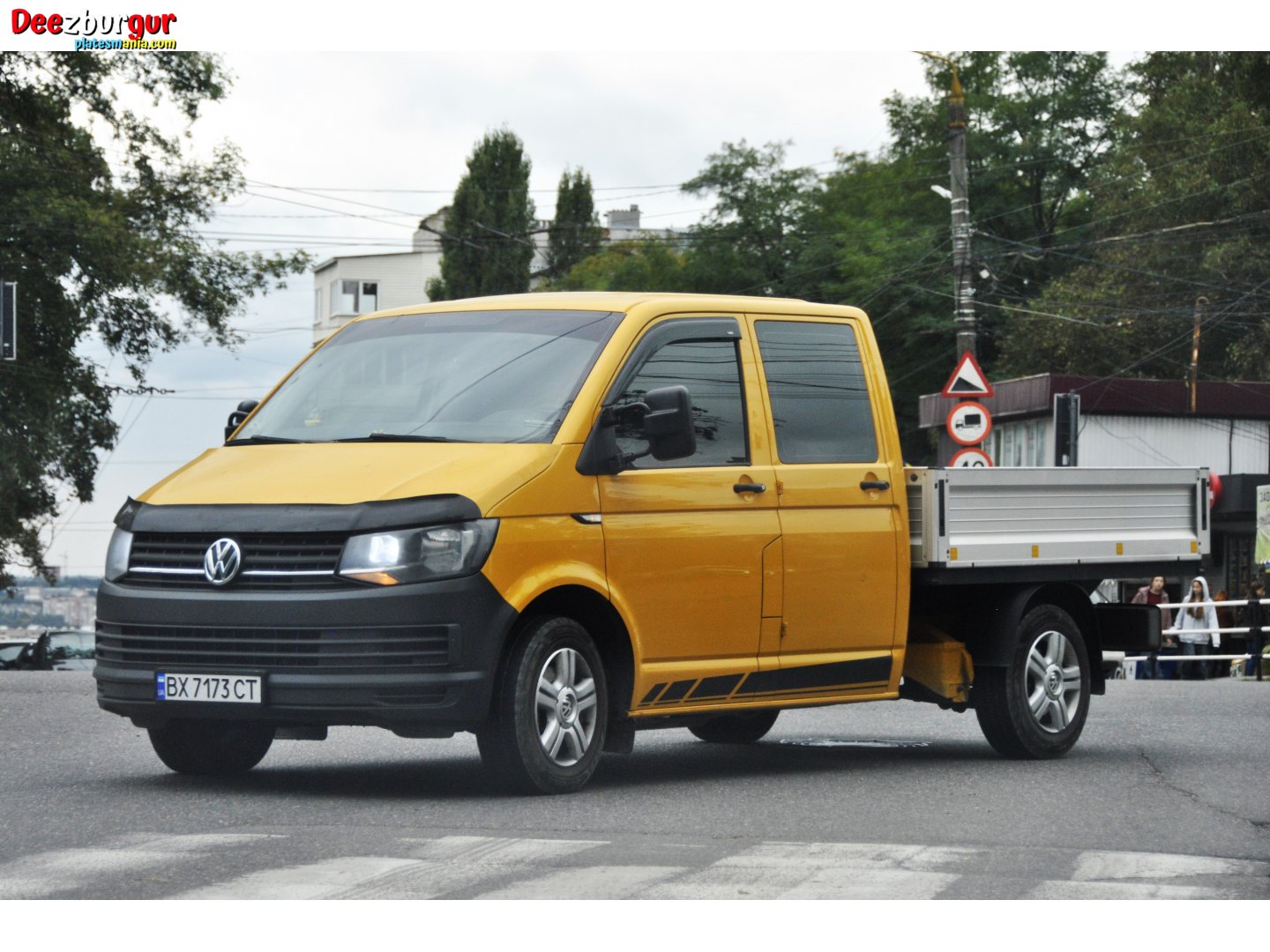 BX 7173 CT, Volkswagen Transporter 6th gen Double Cab (T6) (SF), 2015–2019