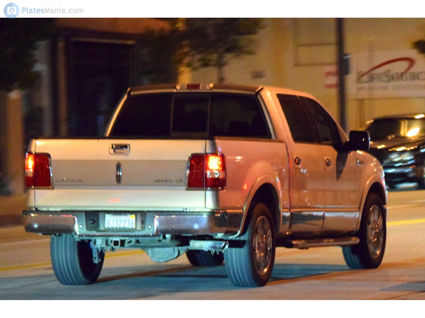 8J32236, Lincoln Mark LT 1st gen (P397; NA-market), 2005–2008