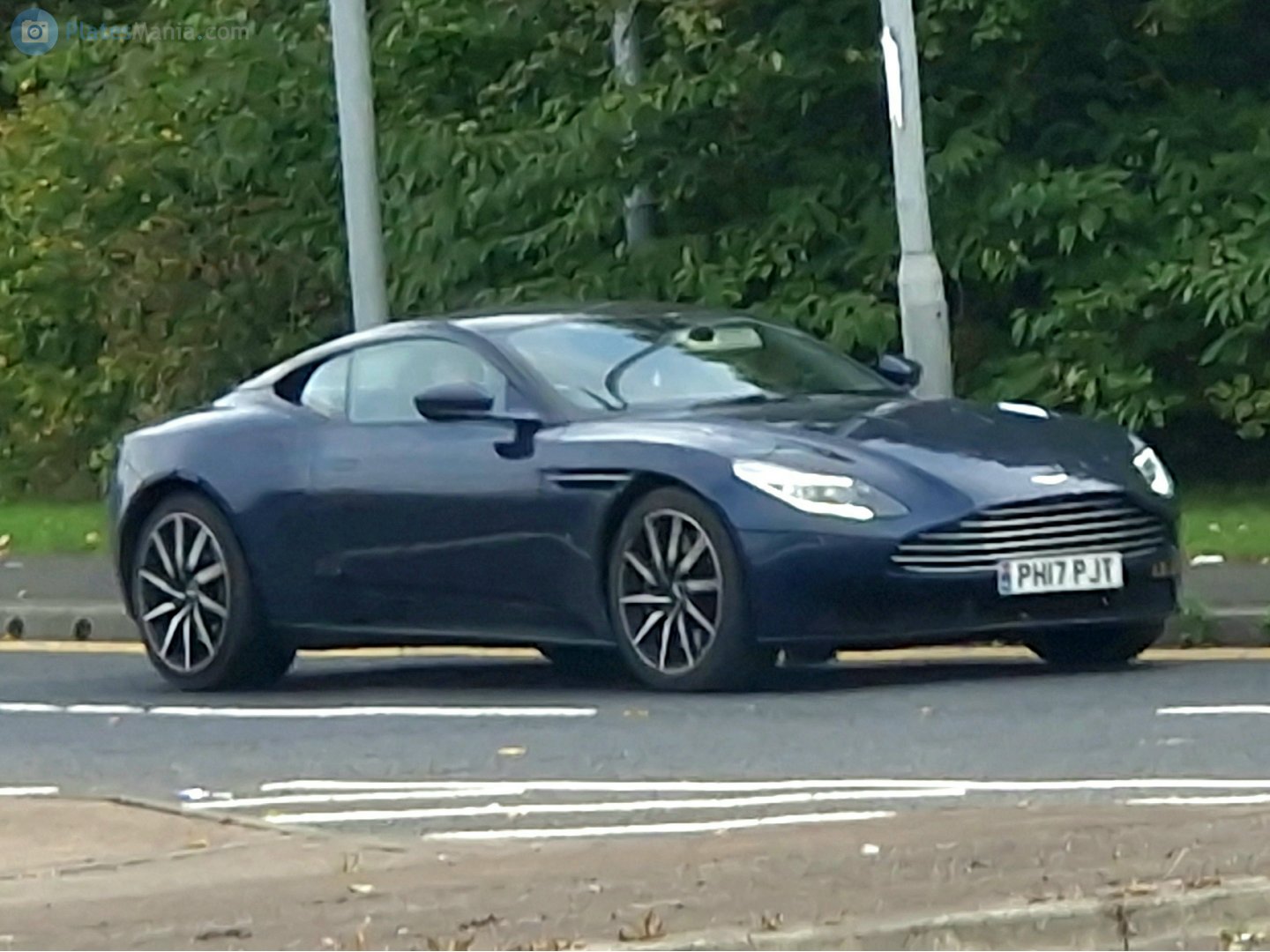 PH17PJT, Aston Martin DB11 Coupé (AM5), 2016–2023