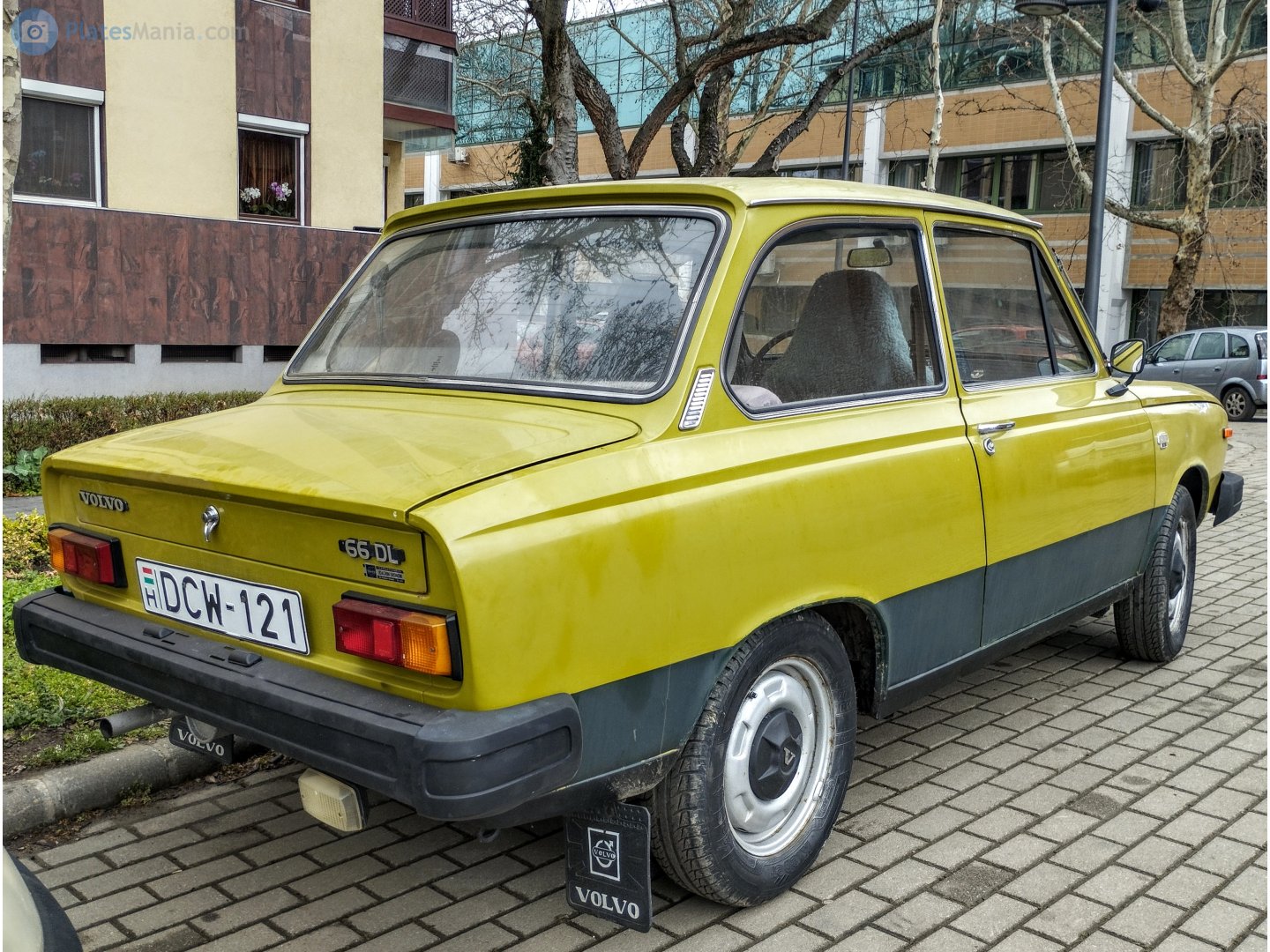DCW-121, Volvo 66 1st gen Sedan, 1975–1980