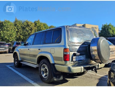 н023ну198, Toyota Land Cruiser