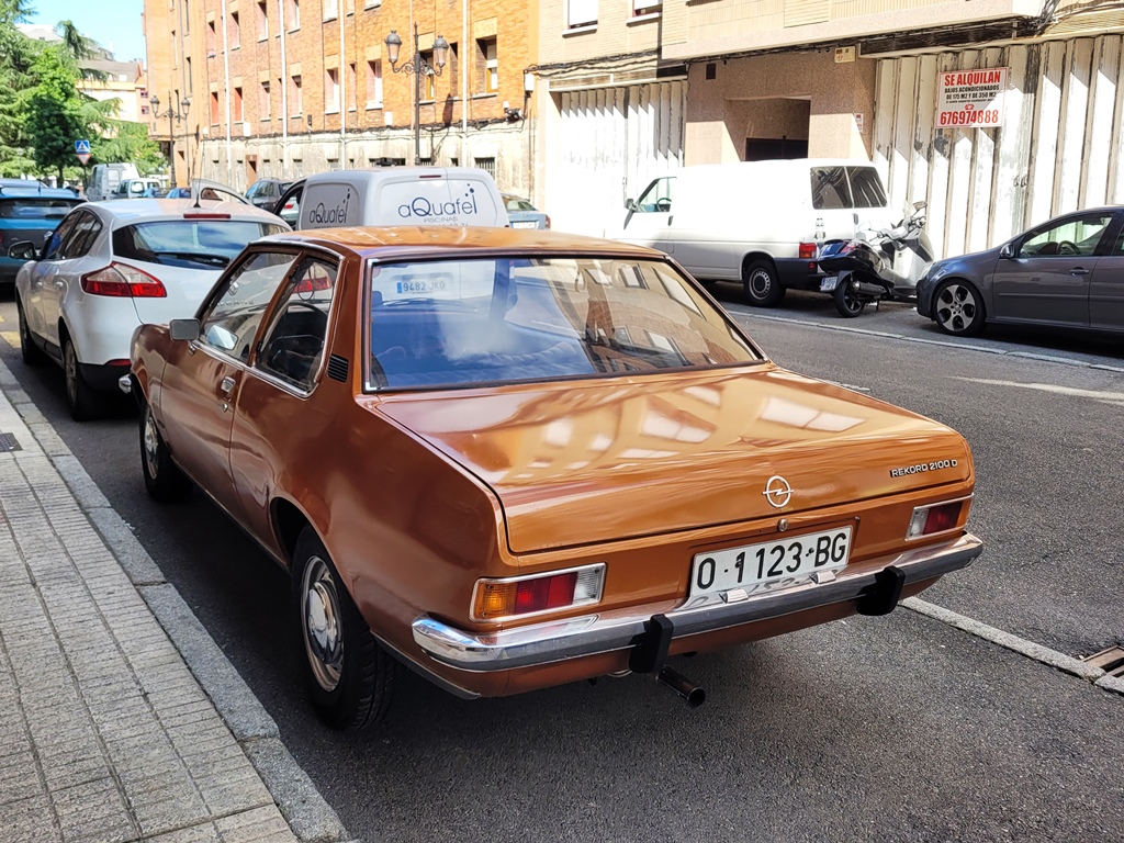 O 1123 BG, Opel Rekord 4th gen Coupé (D), 1972–1977