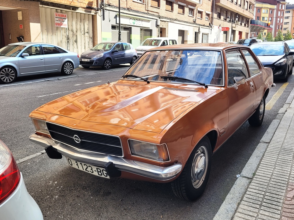 O 1123 BG, Opel Rekord 4th gen Coupé (D), 1972–1977