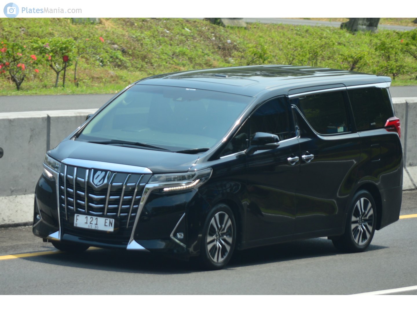 F 121 EN, Toyota Alphard 3rd gen (AH30), 2015­–2023