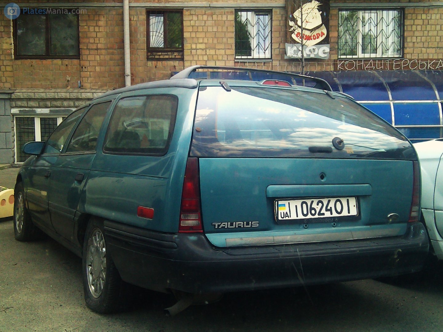 i 0624 ОІ, Ford Taurus 2nd gen Station Wagon (DN5), 1991–1995