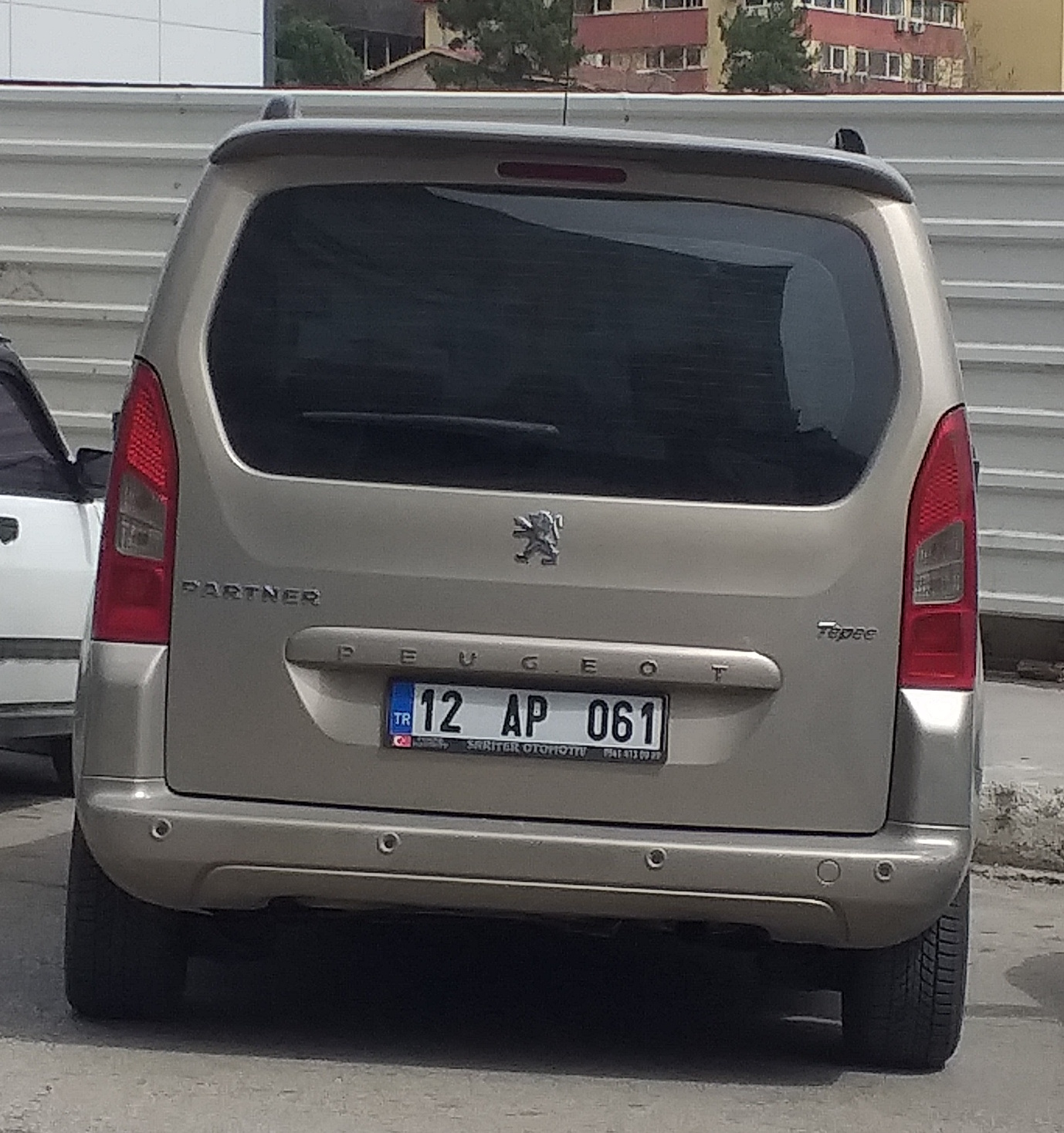 12 AP 061, Peugeot Partner 2nd gen Tepee (B9), 2008–2018 (–2022 for CIS-market)