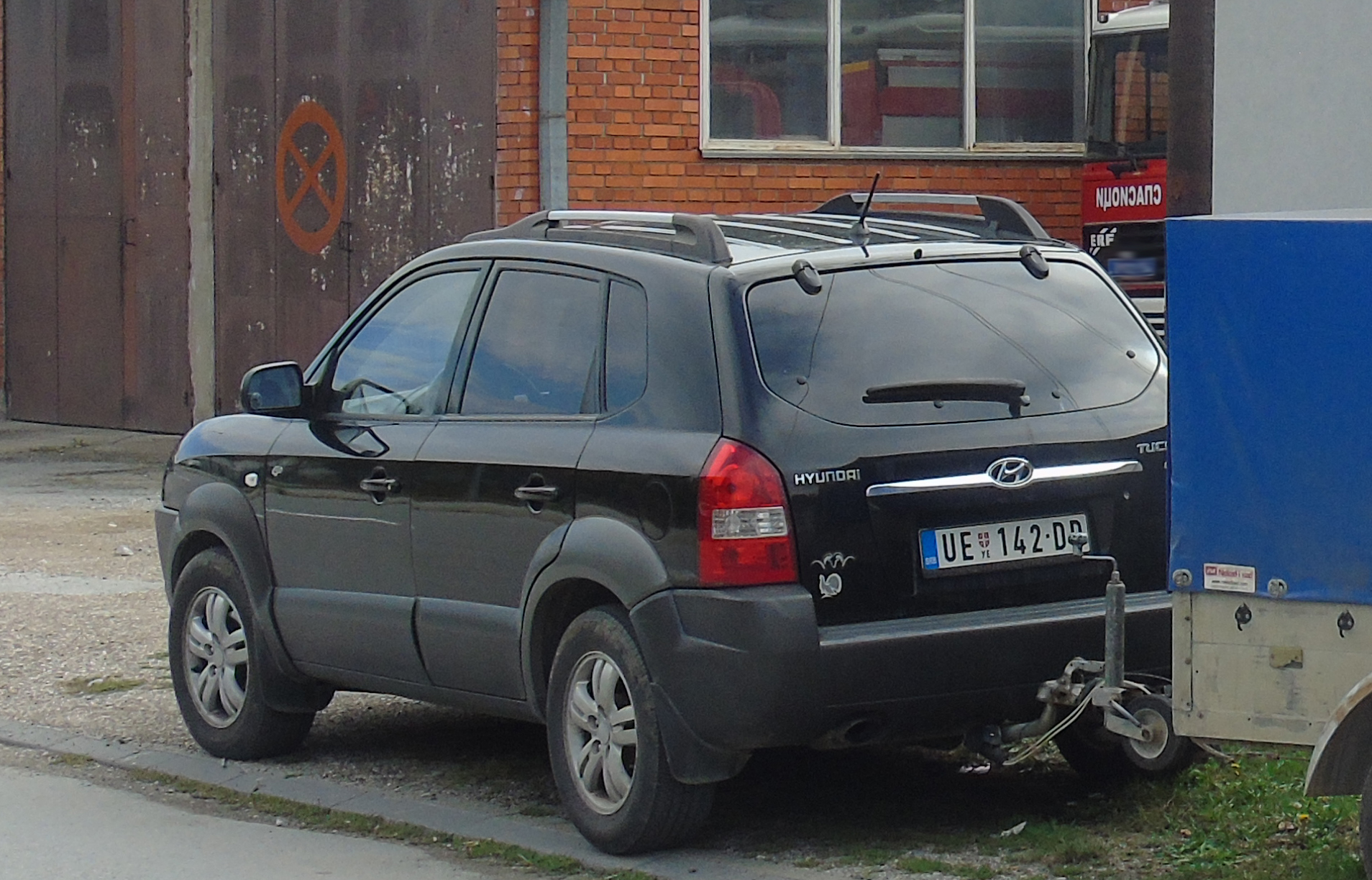 UE 142-DD, Hyundai Tucson 1st gen (JM), 2004–2010 (–2018 for BR-market)