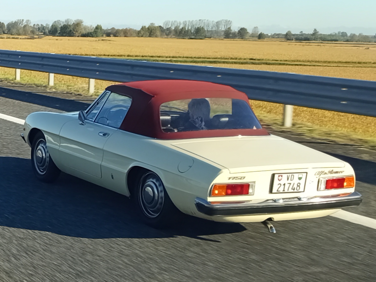VD 21748, Alfa Romeo 1750 1st gen Spider Veloce (105), 1967–1971