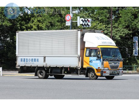 大宮 100 い 80, Nissan Diesel Condor