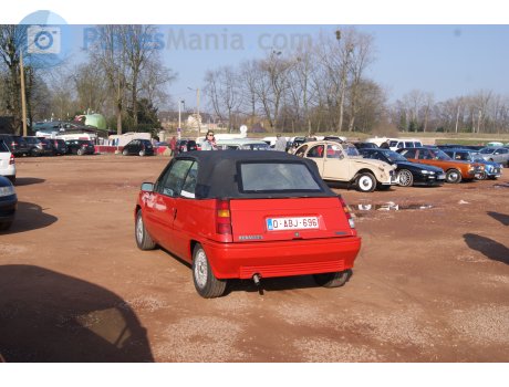 O-ABJ-696, Renault 5