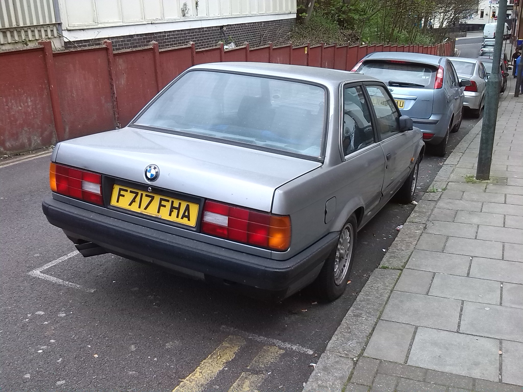 F717FHA, BMW 3 Series 2nd gen Sedan (E30), 1983–1991
