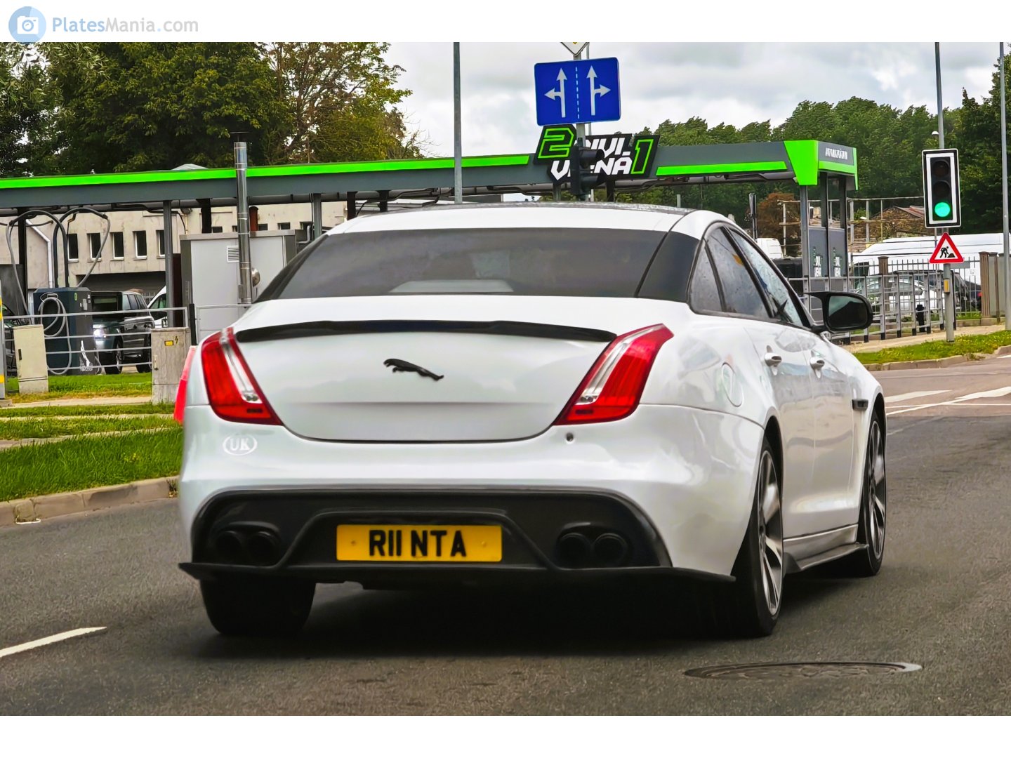 R11NTA, Jaguar XJ 6th gen (X351), 2009–2019