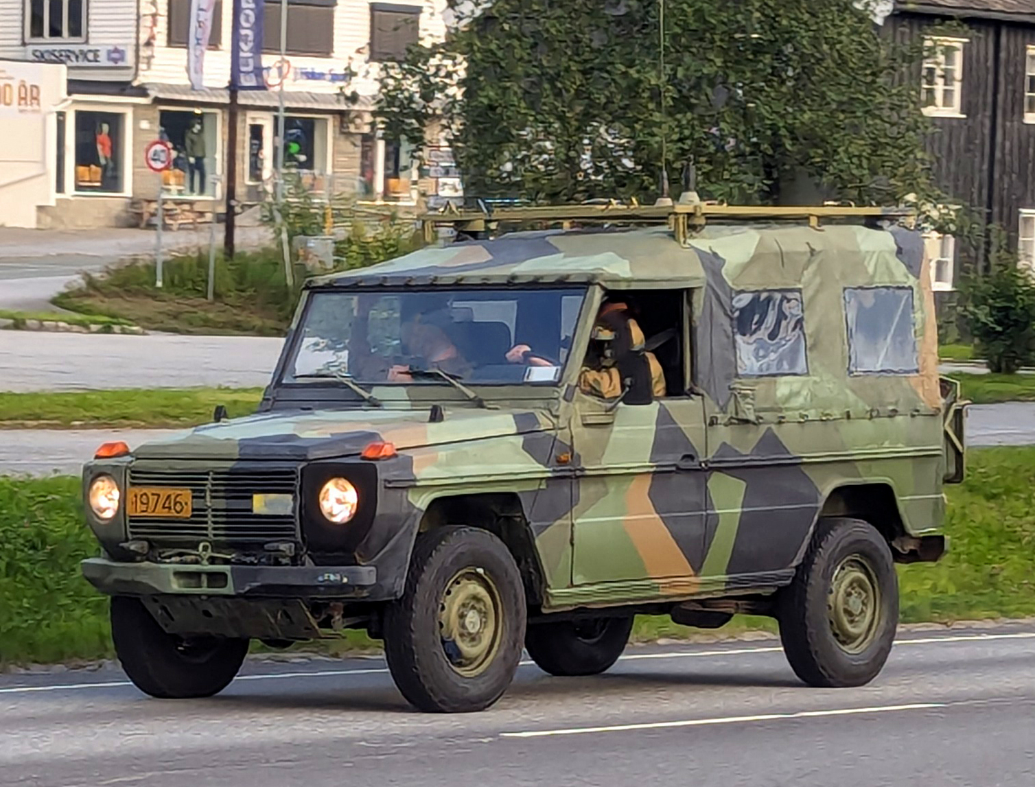 19746, Mercedes-Benz G-Klasse 1st gen 3-door Convertible SUV (W460/W461; Utility-spec), 1979–2001