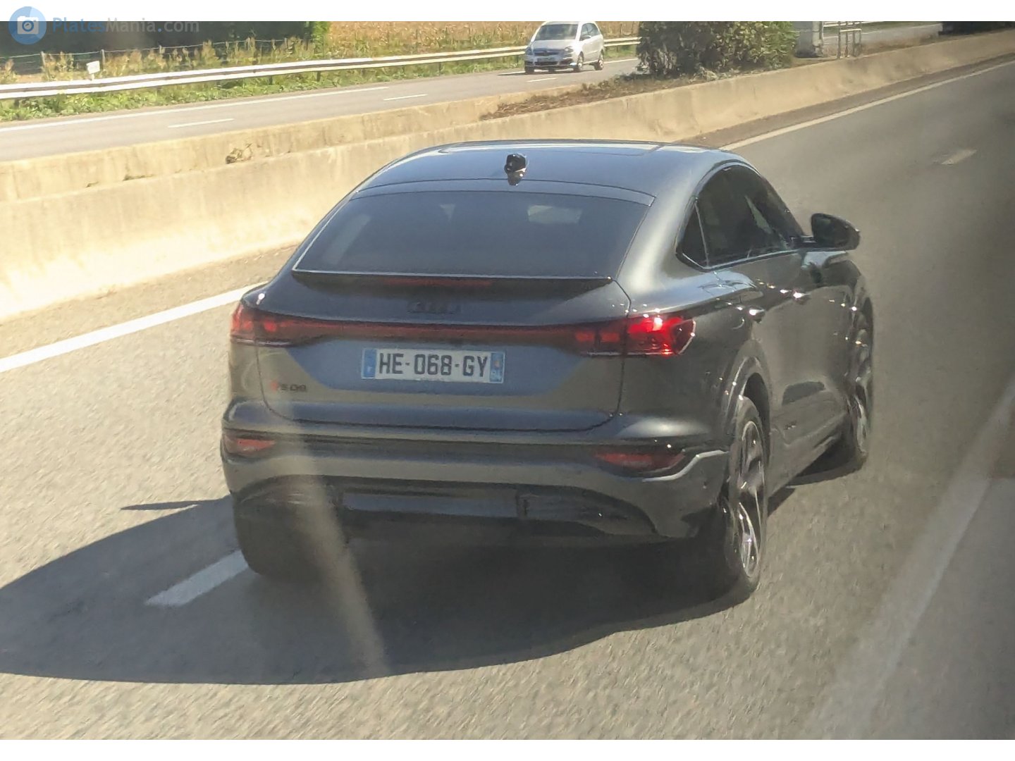 HE-068-GY, Audi Q6/SQ6 1st gen e-tron Sportback, 2025–