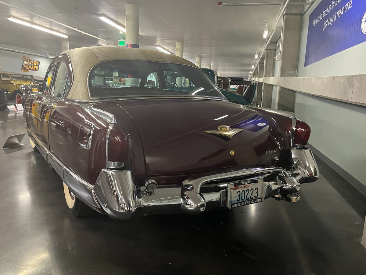 30223, Kaiser Manhattan 1st gen 4-door Sedan (K5221/K5321), 1951–1953