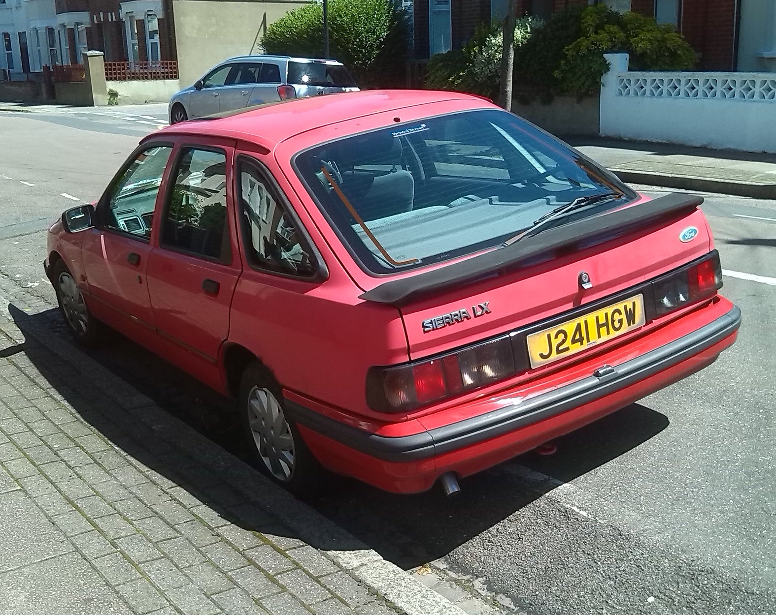 J241HGW, Ford Sierra 1st gen 5-door Liftback (BAG/GBG), facelift, 1987–1993