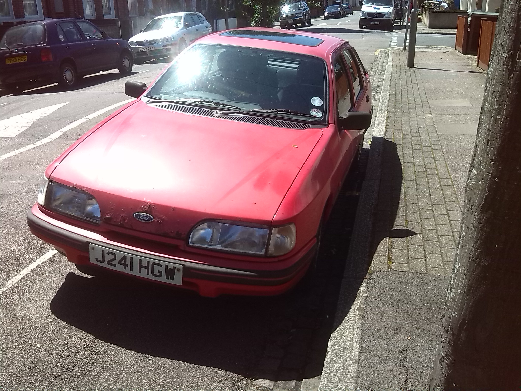 J241HGW, Ford Sierra 1st gen 5-door Liftback (BAG/GBG), facelift, 1987–1993