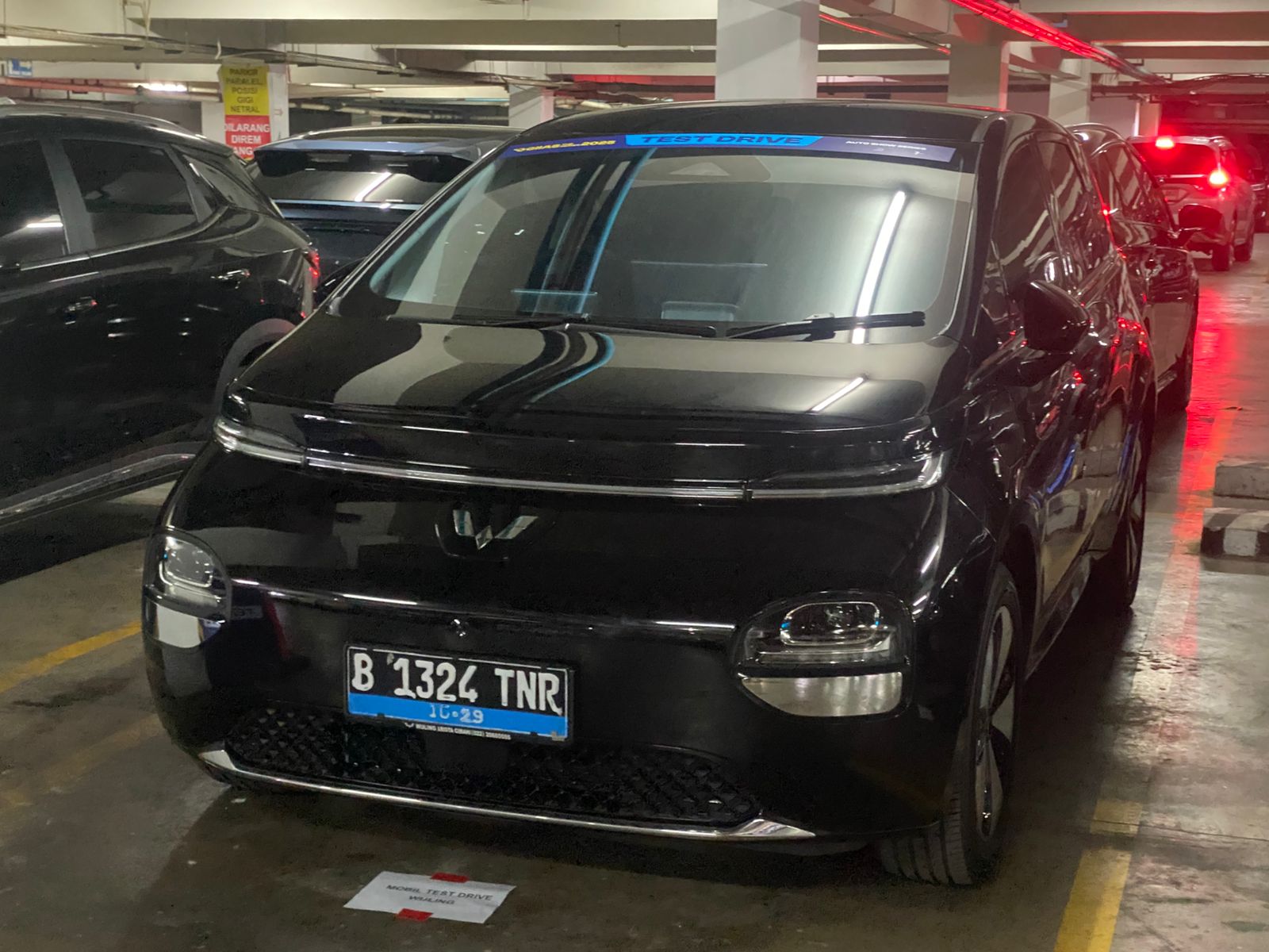 B 1324 TNR, Wuling Cloud 