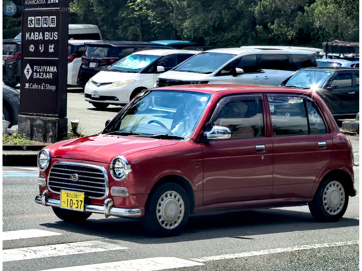 富士山 581 つ 1037, Daihatsu Mira 5th gen Gino (L700), 1998–2004