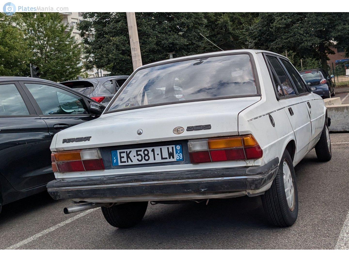 EK-581-LW, Peugeot 305 Sedan, 1977–1988