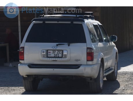 37 ZC 591, Infiniti QX4