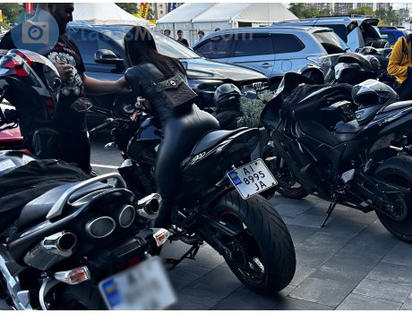 AI 8995 JA, Kawasaki Z1000