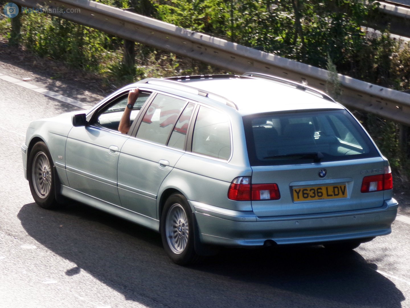 Y636LDV, BMW 5 Series 4th gen Touring (E39), 1996–2003