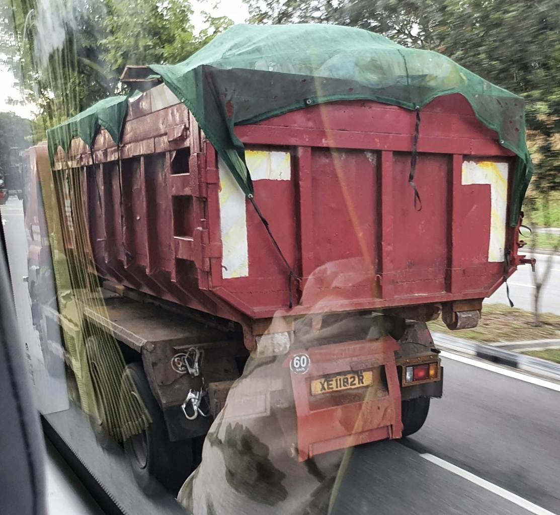 XE 1182 R, Isuzu F-Series 