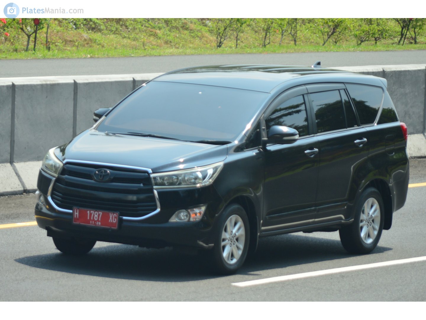 H 1787 XG, Toyota Innova 2nd gen Kijang Innova (AN140), 2015–2022