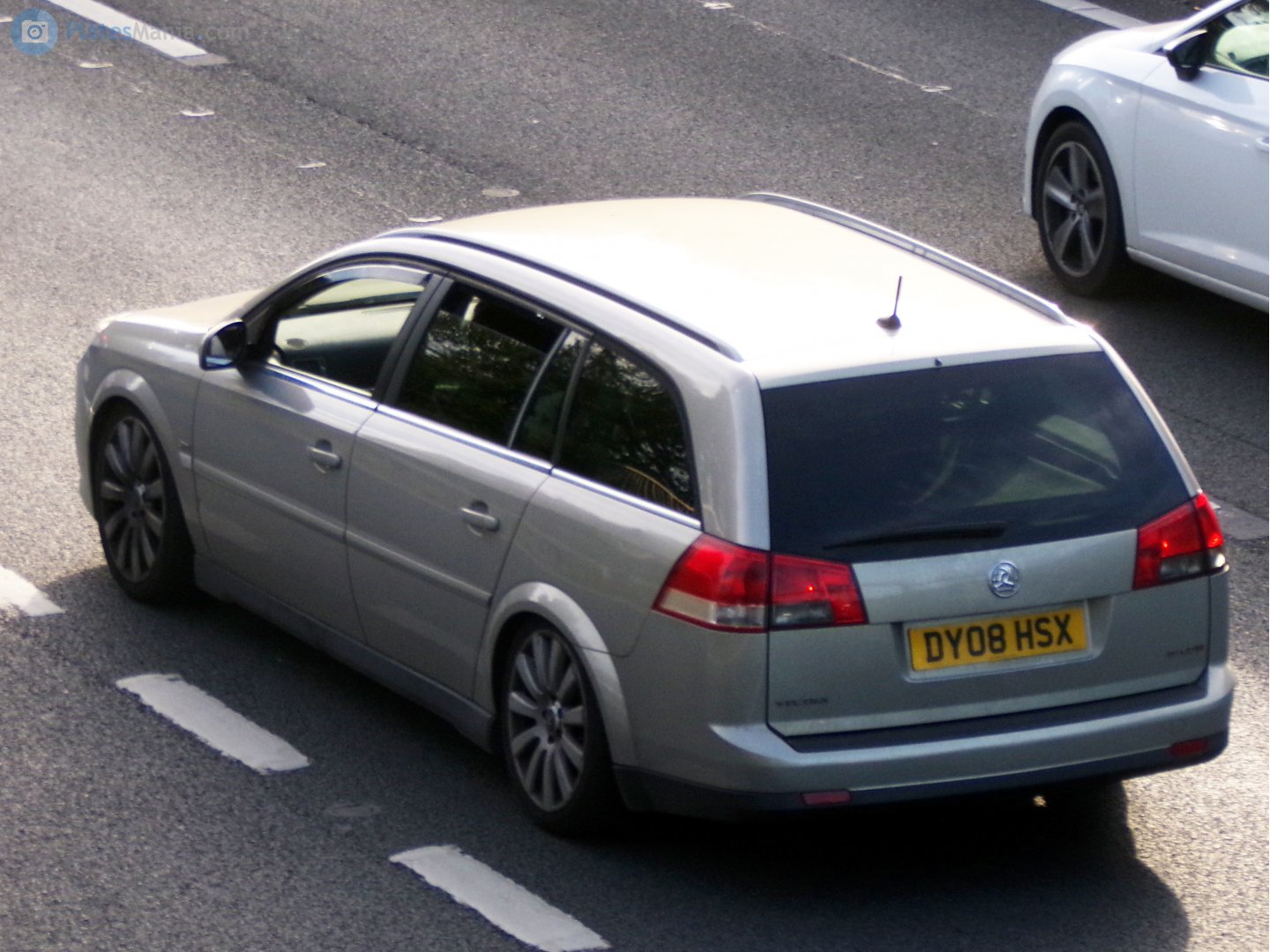 DY08HSX, Vauxhall Vectra 2nd gen Estate (C; Z02), facelift, 2005–2008
