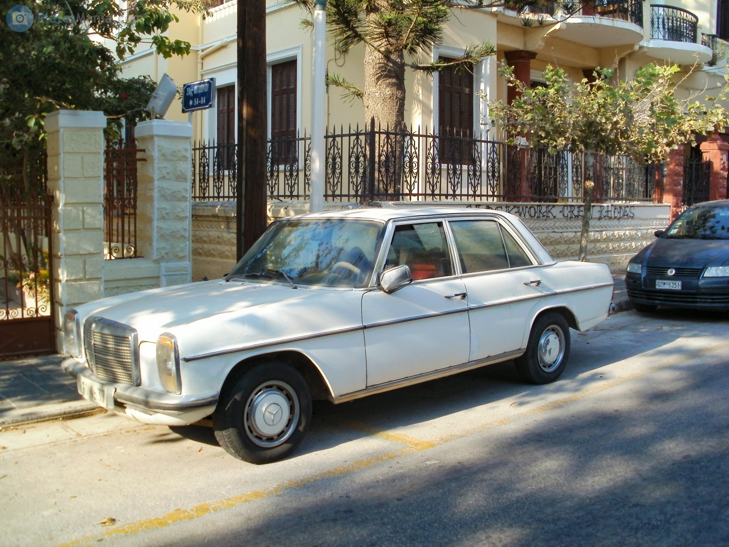 AO-4937, Mercedes-Benz E-Klasse 200–280 Sedan (W114/W115), 1967­–1976