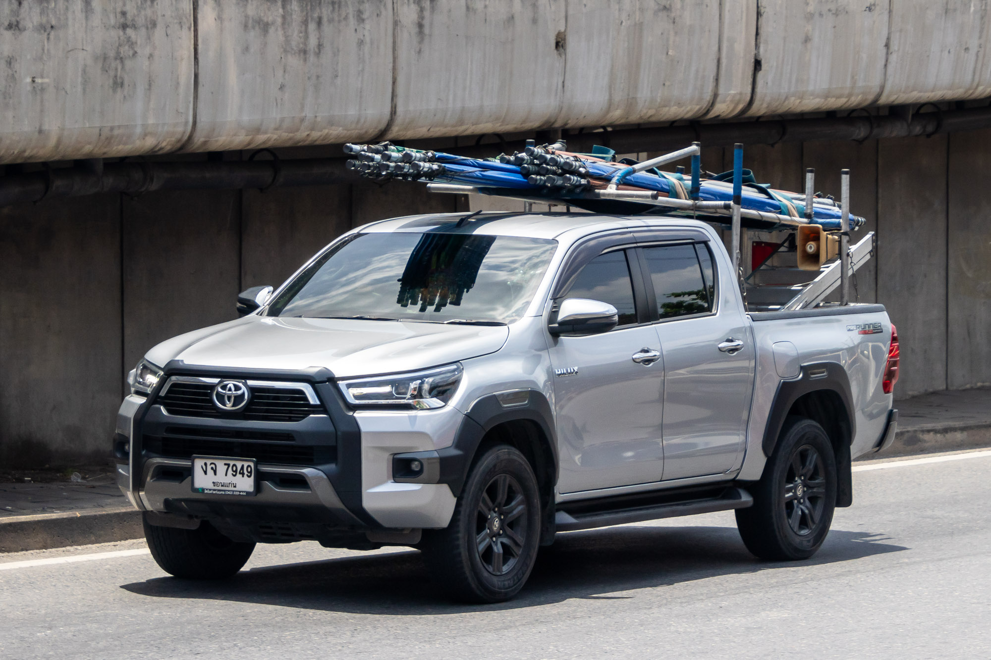 งจ 7949, Toyota Hilux 8th gen (AN120/AN130), 2015–