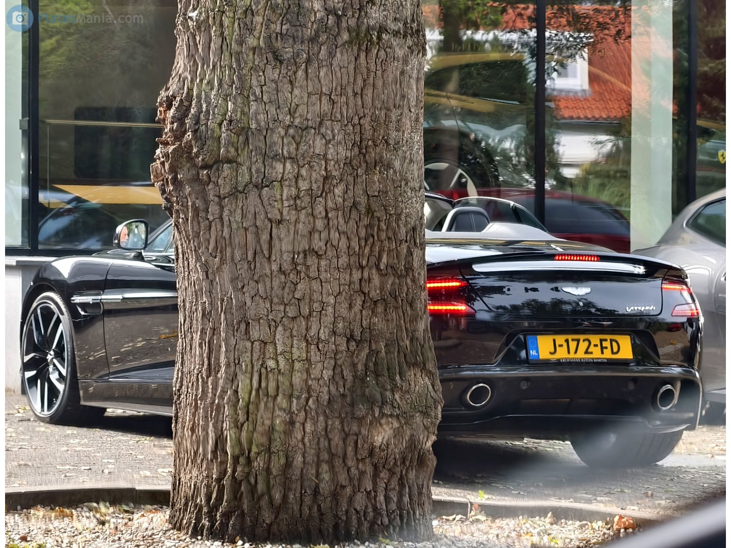 J-172-FD, Aston Martin Vanquish 2nd gen Volante, 2013–2018