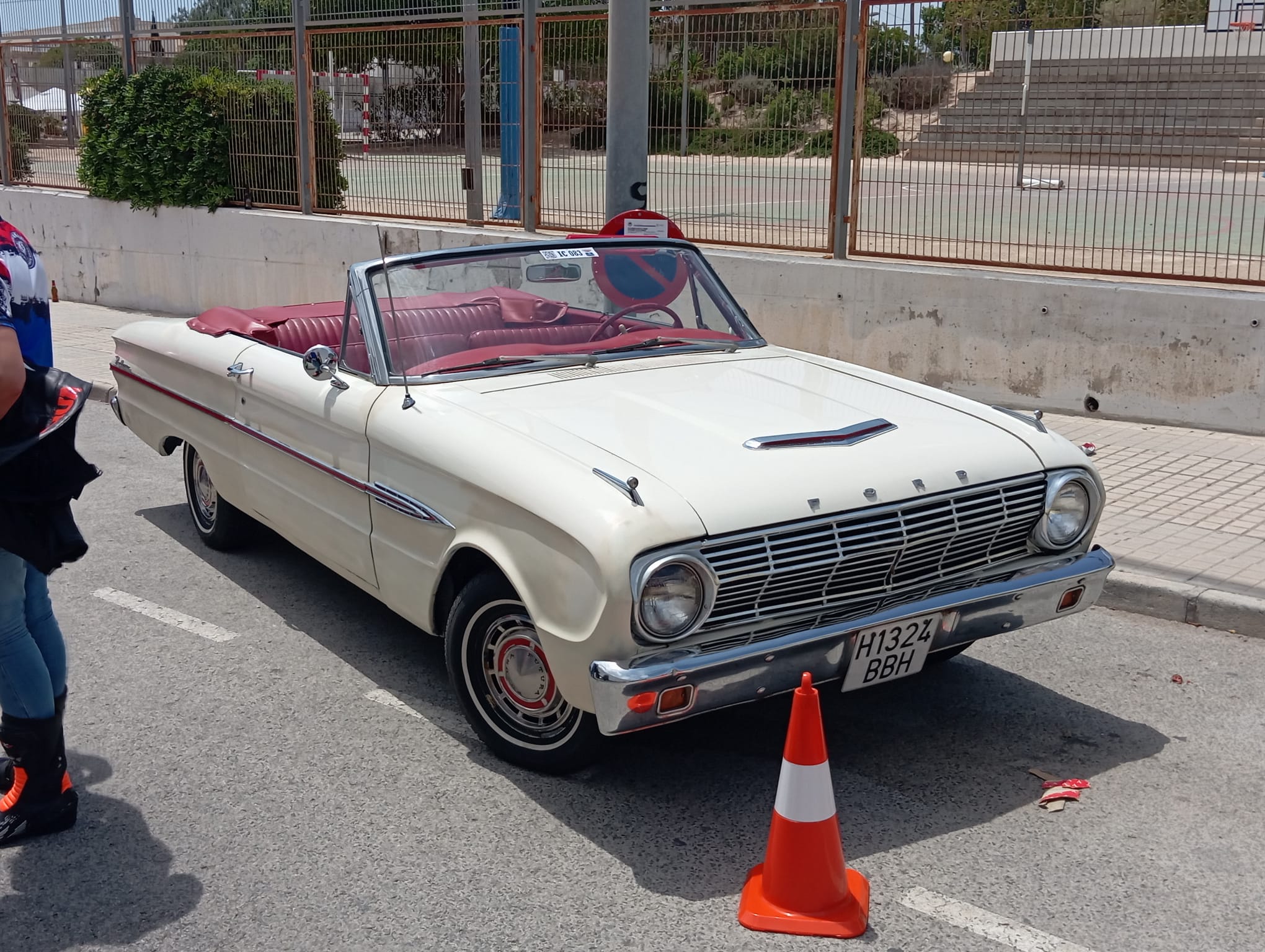H 1324 BBH, Ford Falcon 2nd gen 2-door Convertible (76; NA-market), 1963–1964