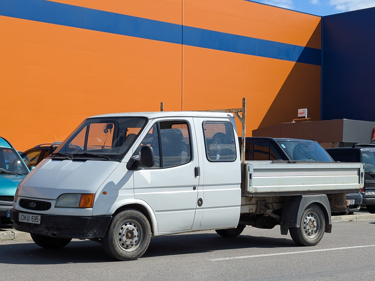 CM AI 695, Ford Transit 2nd gen Double Cab, 1986–2003