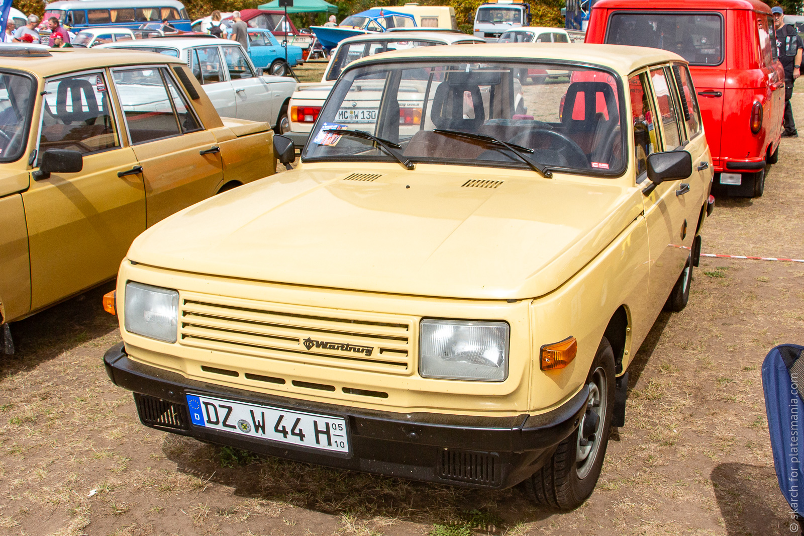 DZ W 44H (05/10), Wartburg 353 W Tourist Kombi, facelift, 1985–1988