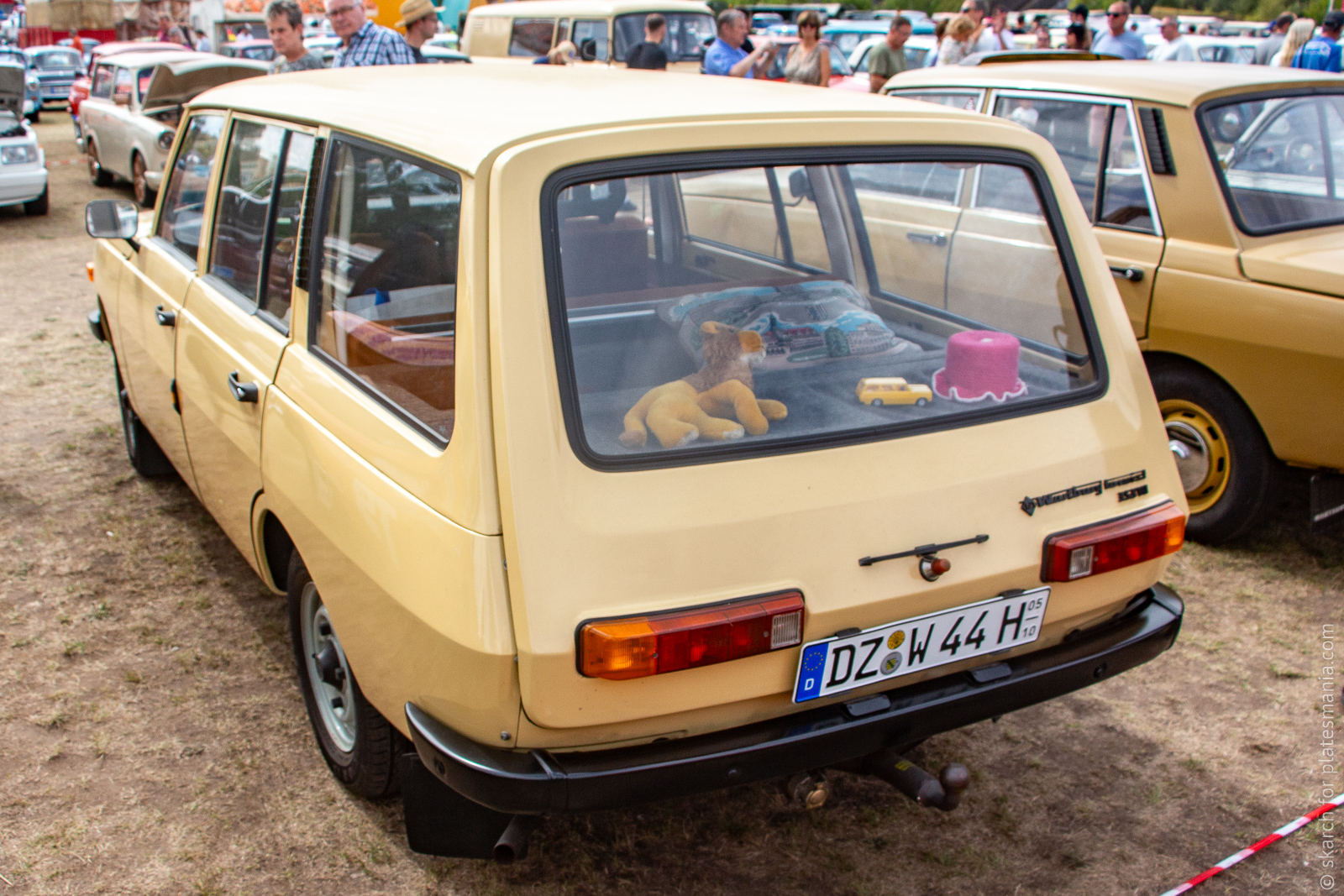 DZ W 44H (05/10), Wartburg 353 W Tourist Kombi, facelift, 1985–1988