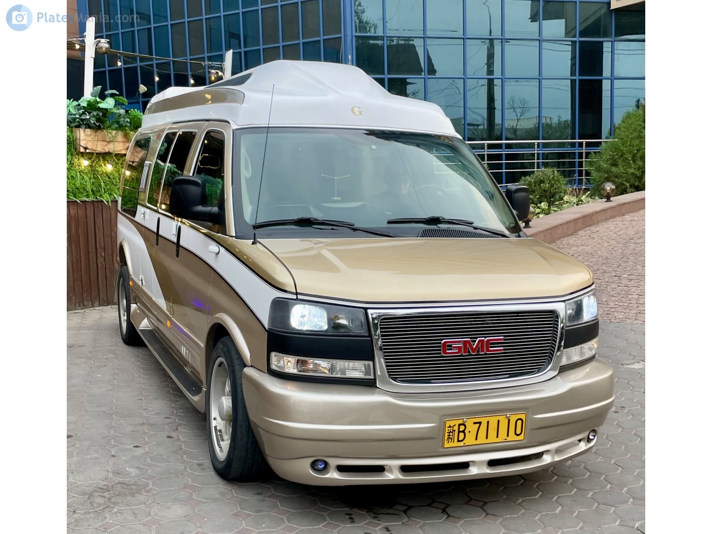 新B·71110, GMC Savana 2nd gen, 2003-present