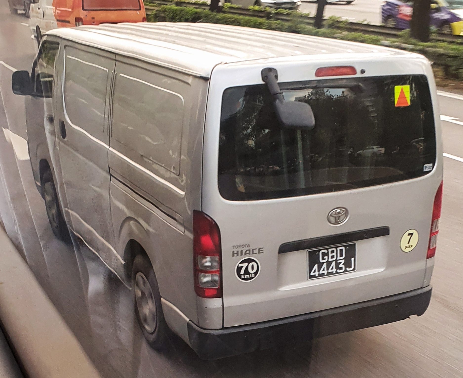 GBD 4443 J, Toyota HiAce 5th gen Van (H200), 2004–