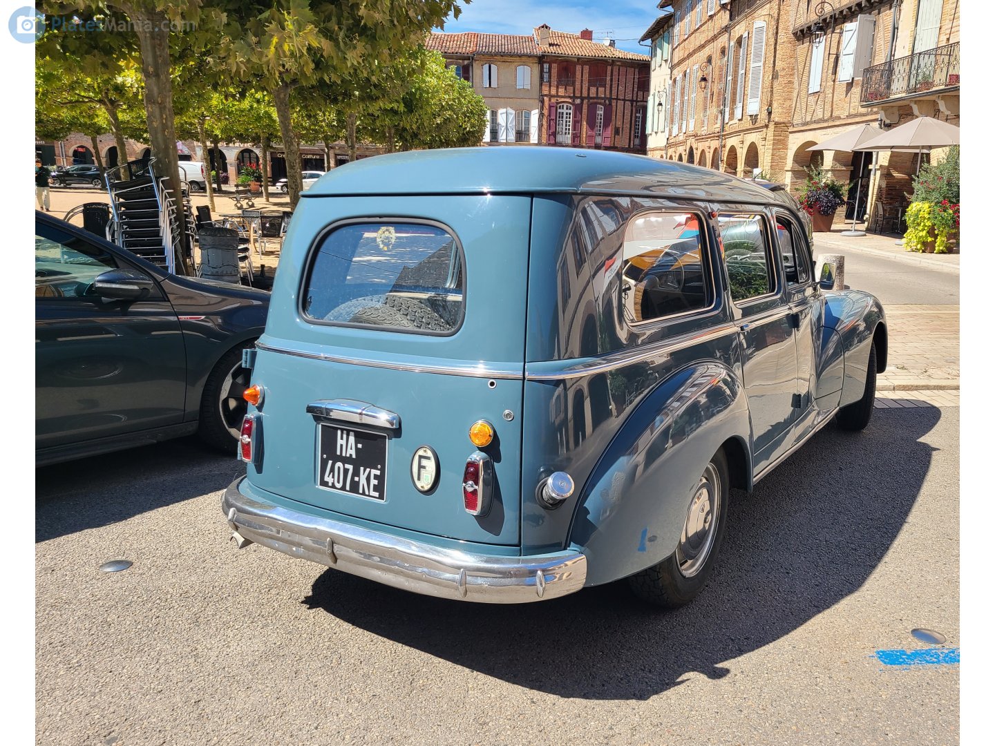 HA-407-KE, Peugeot 203 Familiale, 1950–1954