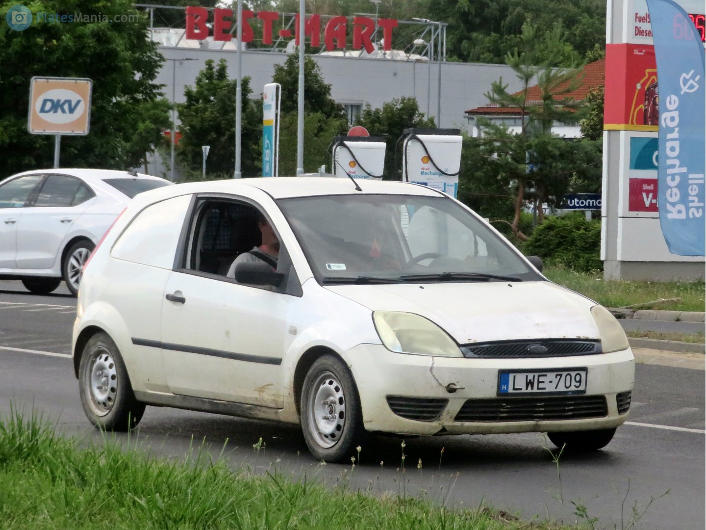 LWE-709, Ford Fiesta 5th gen 3-door Van (B257), 2002–2005