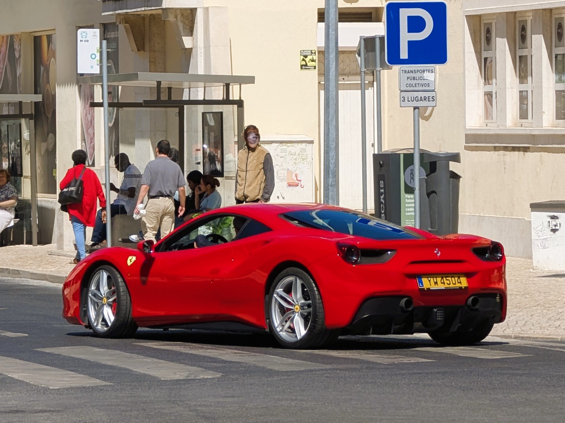 YW 4504, Ferrari 488 1st gen (GTB) Berlinetta (F142M), 2015–2019